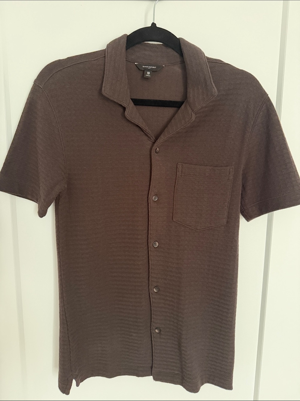 Men's Brand New Banana Republic Brown Short-Sleeve Button-Up Shirt with Pocket